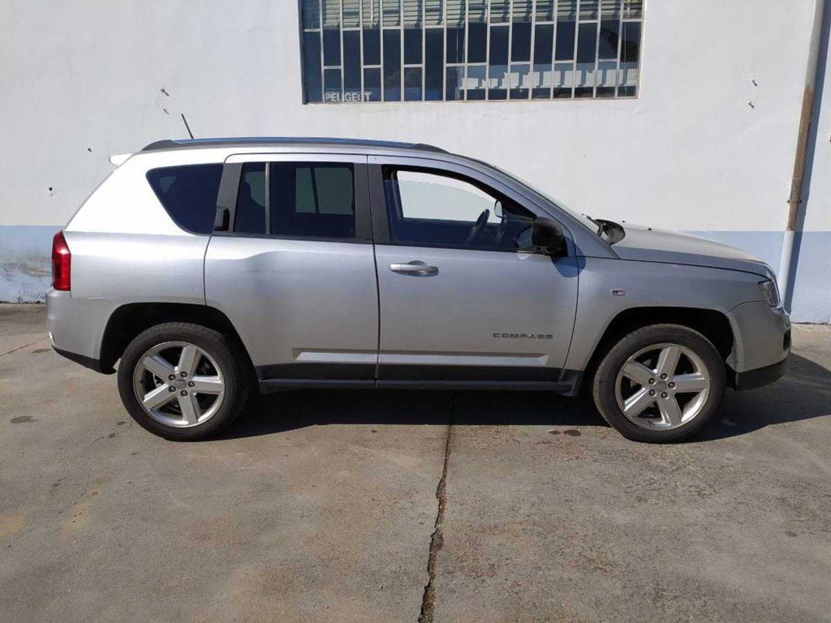 Jeep Compass 2.2 CRD Limited (3)