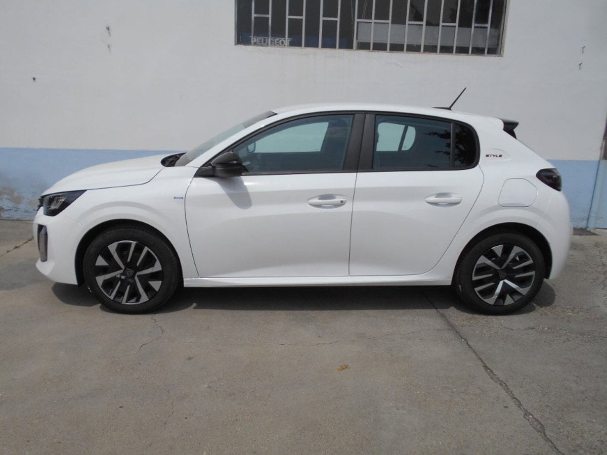 Peugeot 208 PureTech 100 Stop&Start 5 porte GT (9)