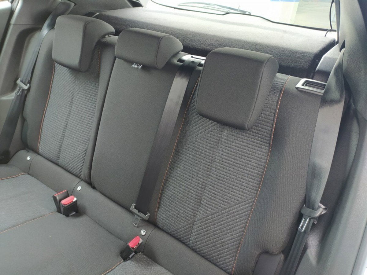 Peugeot 2008 1.2 puretech Style s&s 100cv (10)