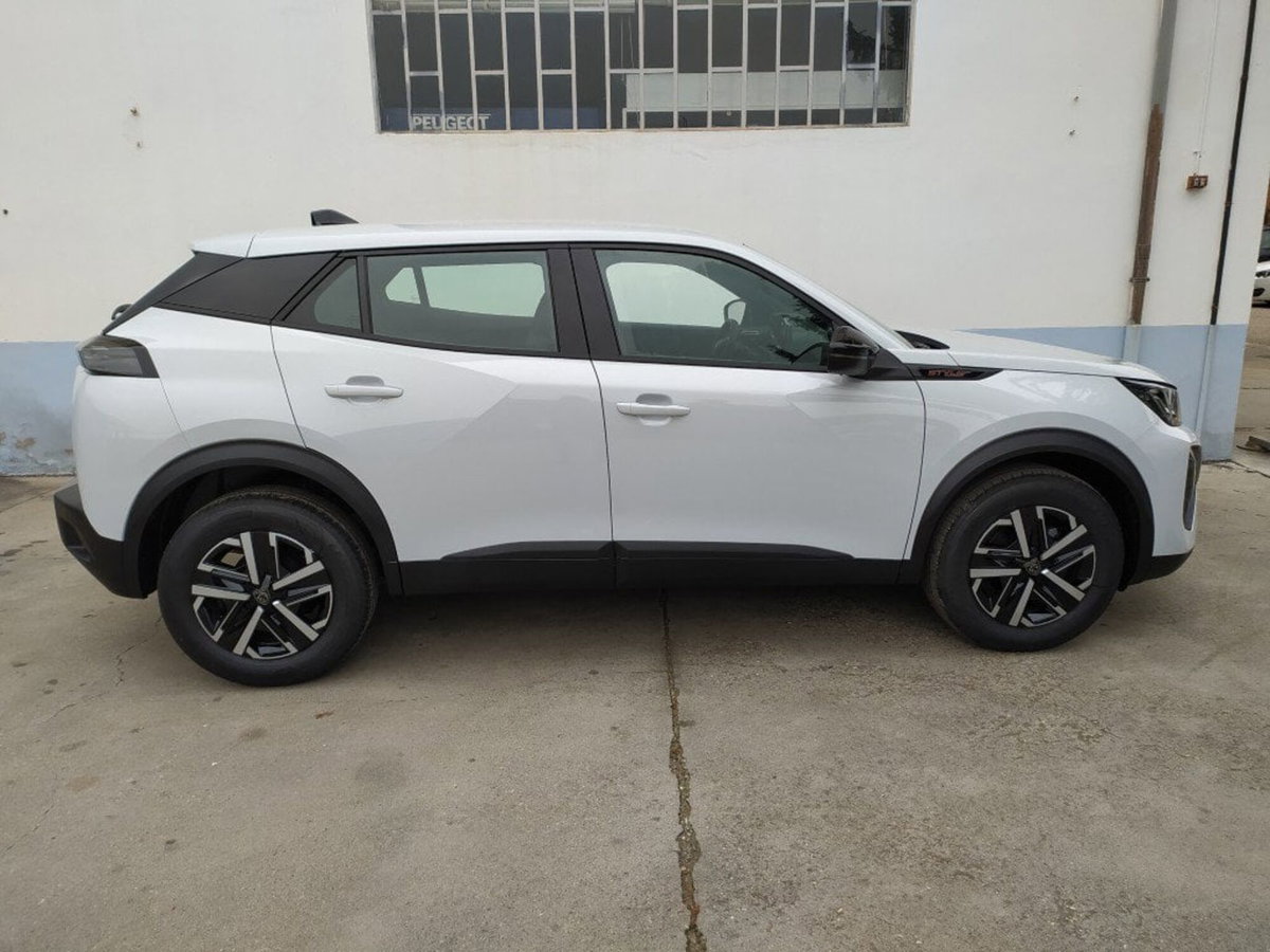 Peugeot 2008 1.2 puretech Style s&s 100cv (17)