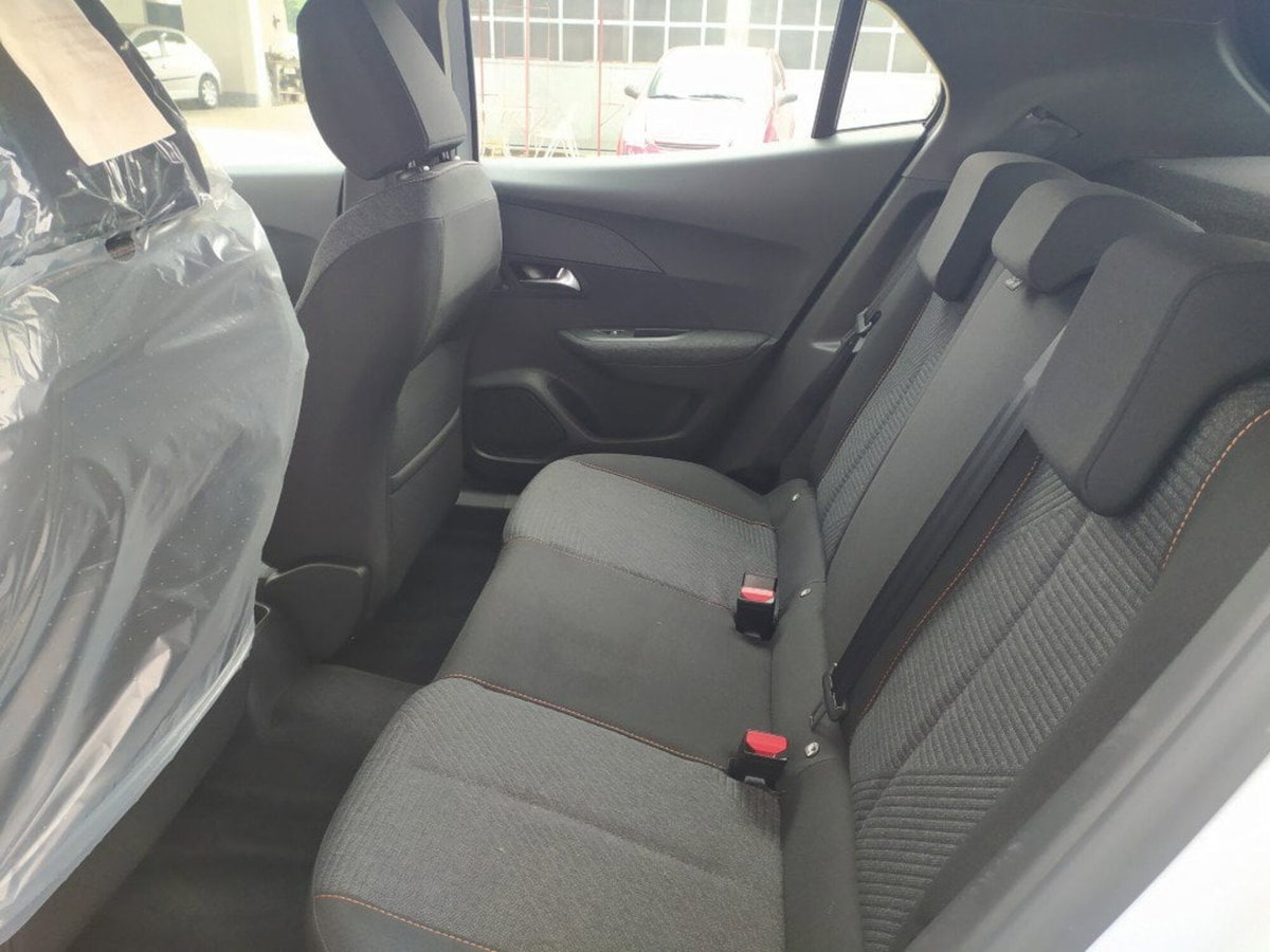 Peugeot 2008 1.2 puretech Style s&s 100cv (18)
