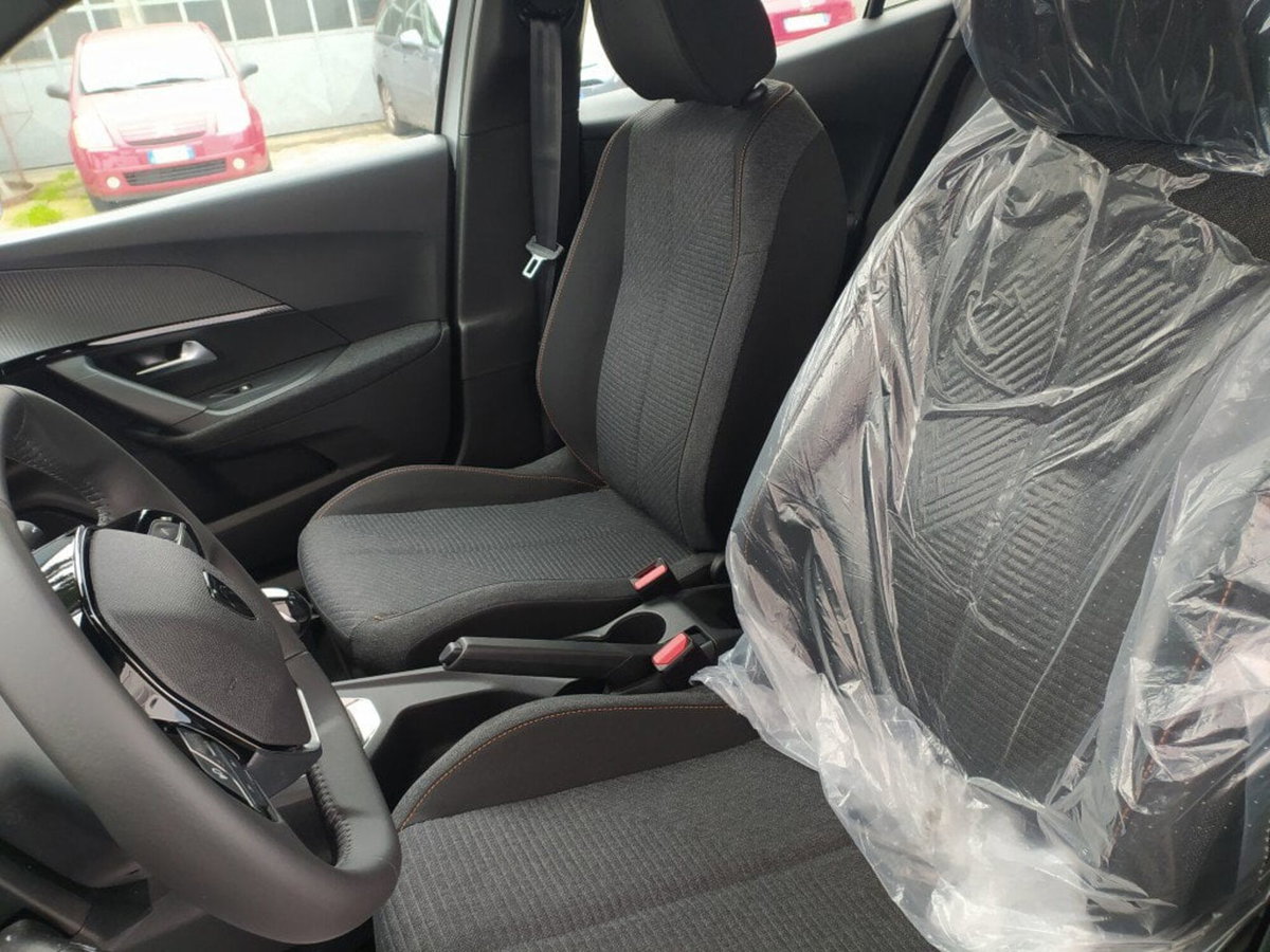 Peugeot 2008 1.2 puretech Style s&s 100cv (19)