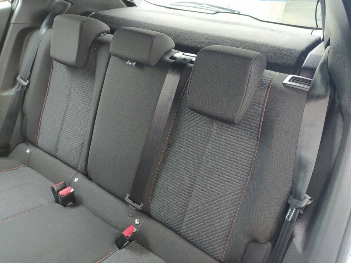 Peugeot 2008 1.2 puretech Style s&s 100cv (17)