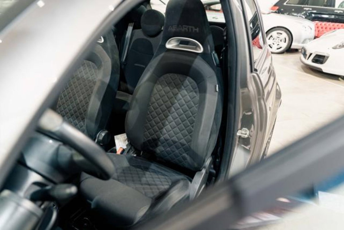 Abarth 695 Cabrio 695 C 1.4 Turbo T-Jet Rivale (9)