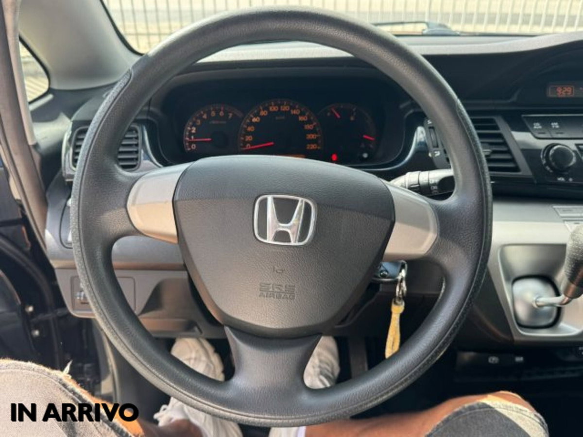 Honda FR-V 16V VTEC Comfort (8)