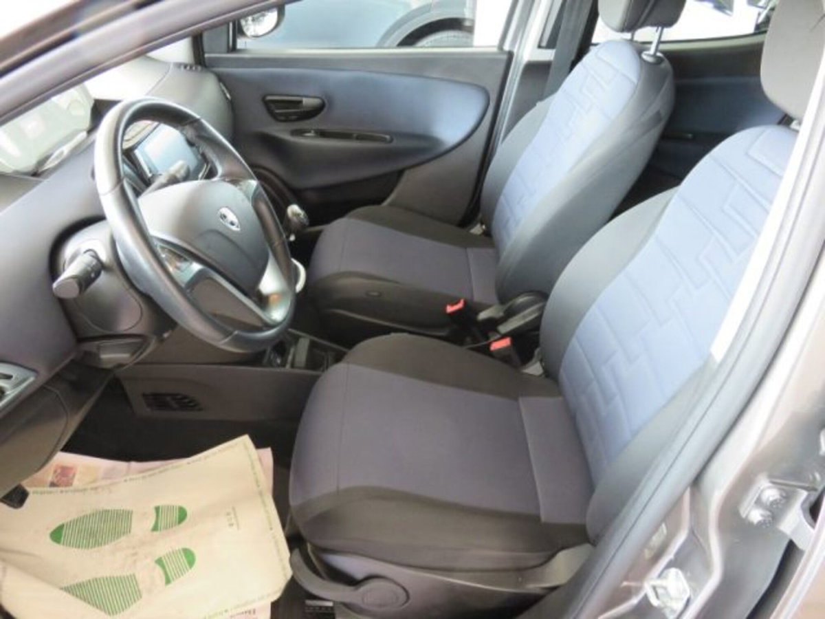 Lancia Ypsilon 1.0 FireFly 5 porte S&S Hybrid Gold Plus (5)