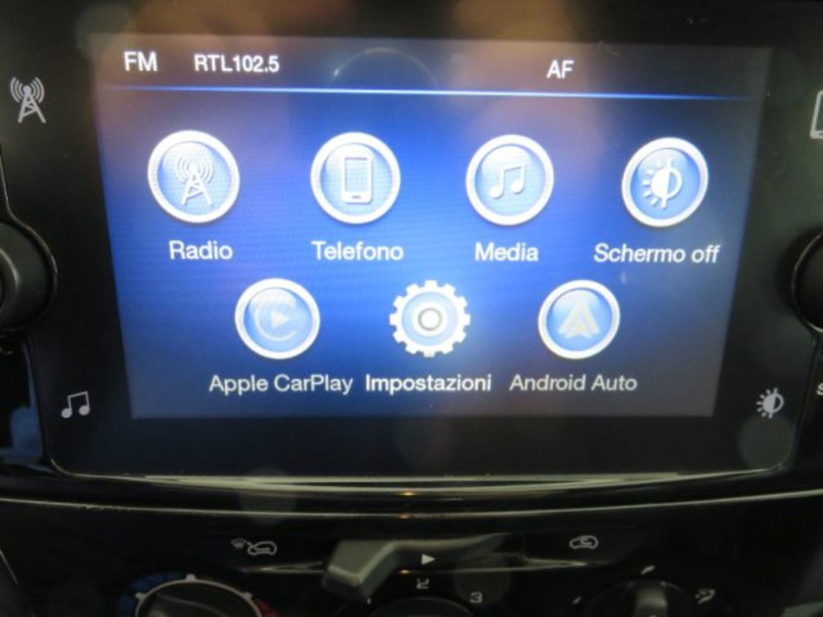 Lancia Ypsilon 1.0 FireFly 5 porte S&S Hybrid Gold Plus (8)