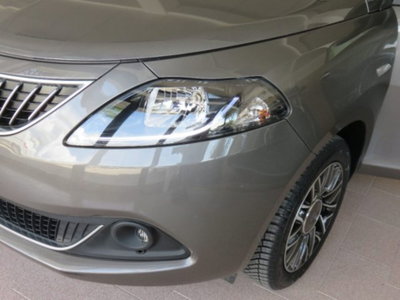 Lancia Ypsilon 1.0 FireFly 5 porte S&S Hybrid Gold Plus (9)