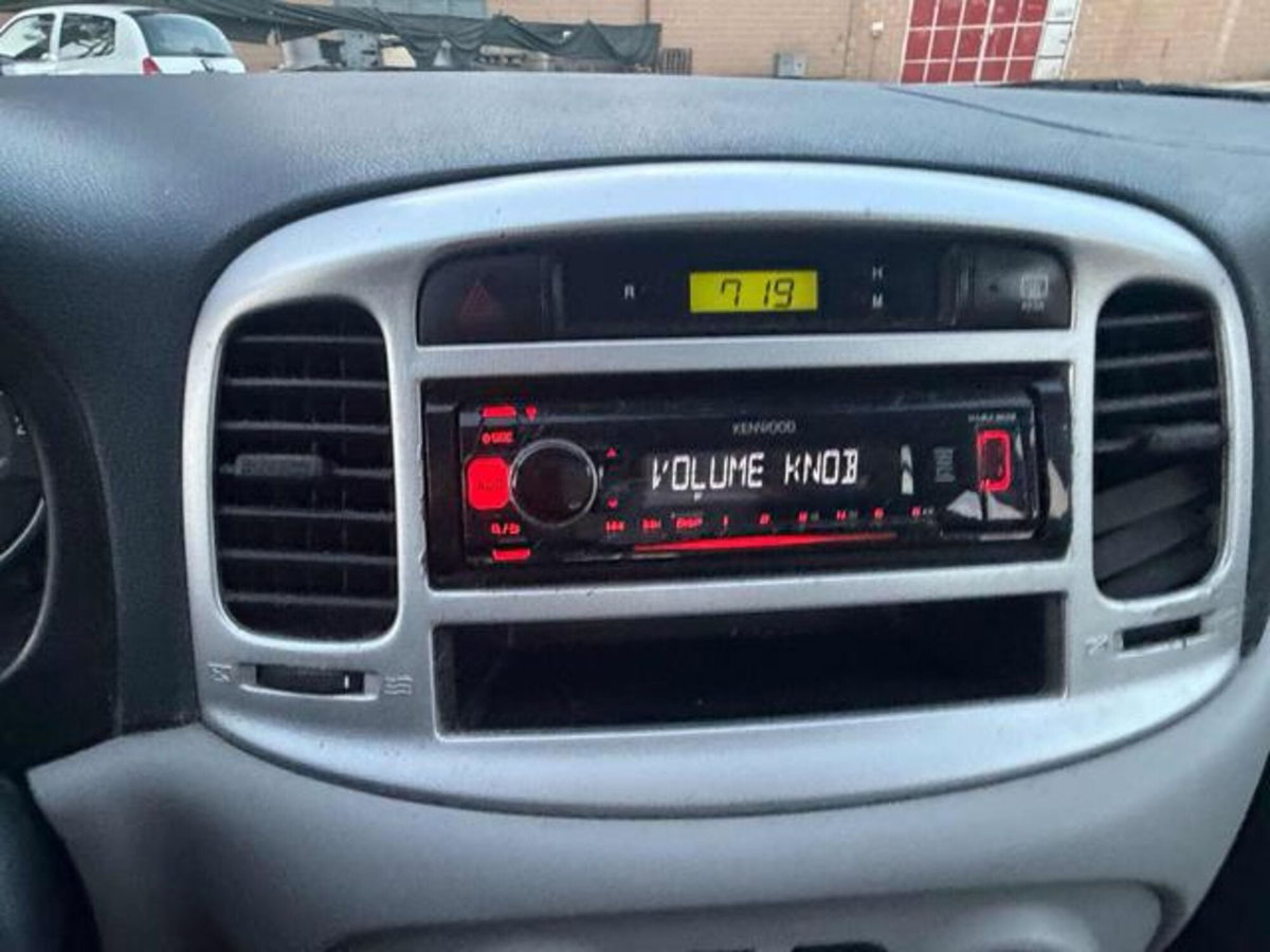 Hyundai Accent 1.4 4p. Active (11)