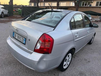 Hyundai Accent 1.4 4p. Active (8)