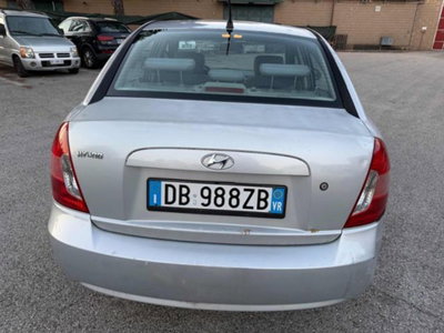 Hyundai Accent 1.4 4p. Active (9)