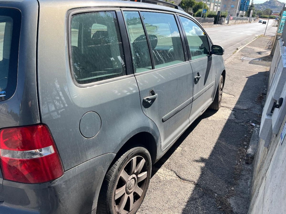 Volkswagen Touran TDI 101CV Trendline (4)