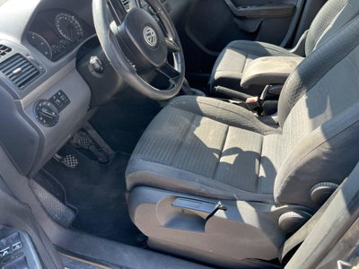 Volkswagen Touran TDI 101CV Trendline (8)