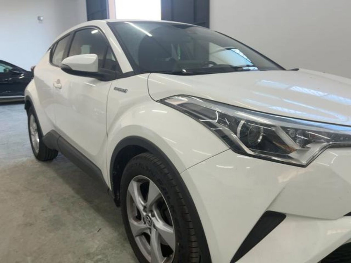 Toyota Toyota C-HR 1.8 Hybrid E-CVT Active (3)