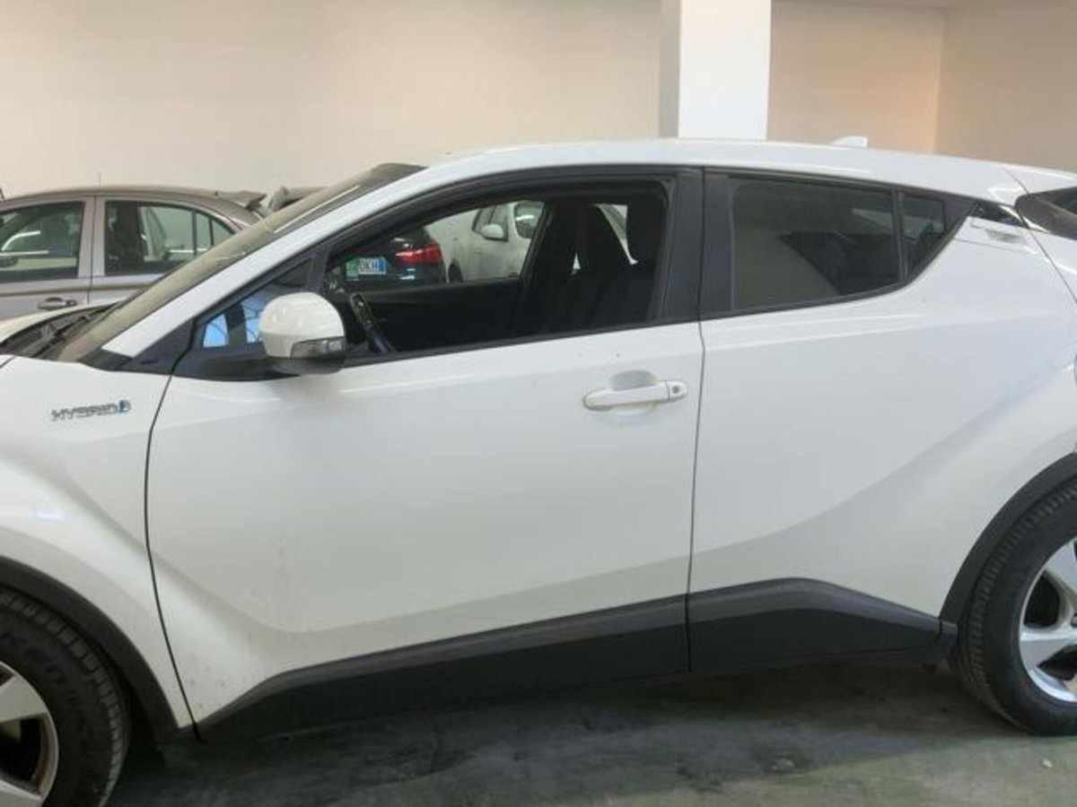 Toyota Toyota C-HR 1.8 Hybrid E-CVT Active (4)