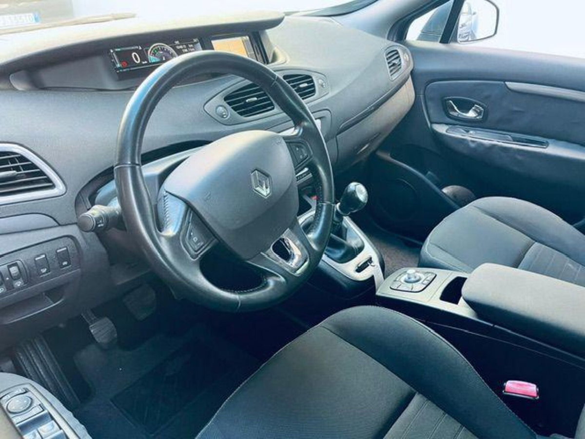 Renault Scenic E-Tech Electric 1.5 dCi 110CV Limited (8)