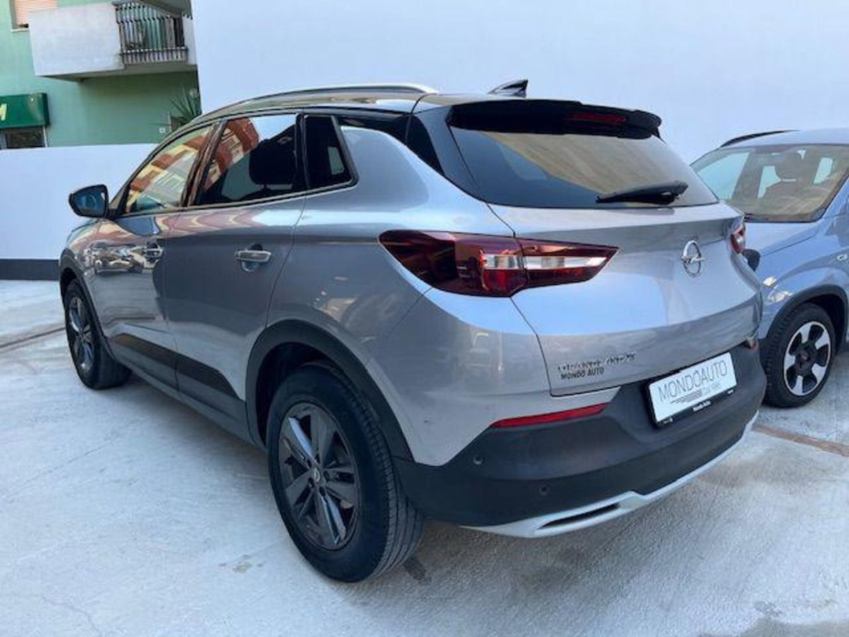 Opel Grandland X 1.5 diesel Ecotec Start&Stop aut. Design Line (4)
