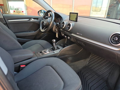 Audi A3 Sportback 1.6 TDI 116 CV (11)