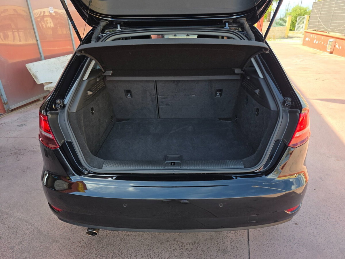 Audi A3 Sportback 1.6 TDI 116 CV (9)
