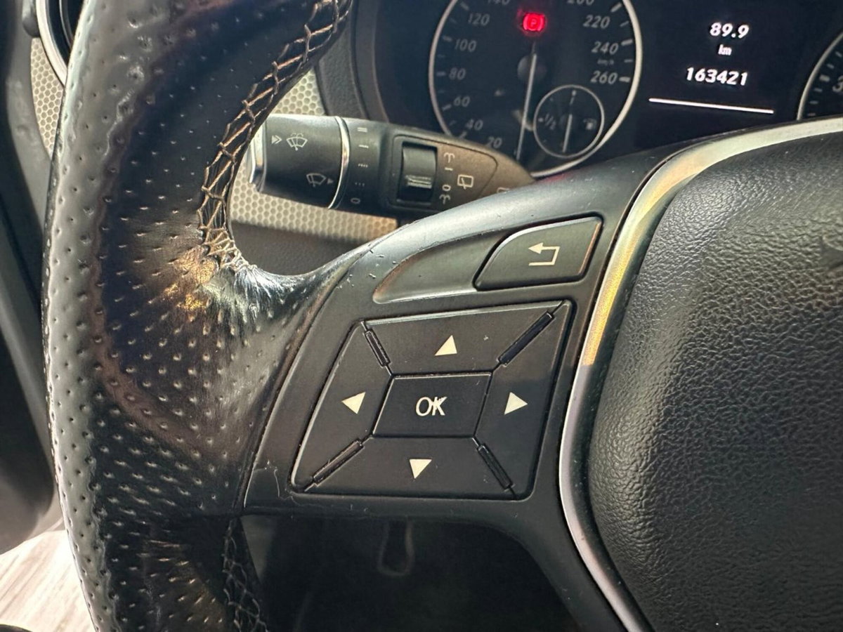 Mercedes-Benz Classe B 180 Premium (15)