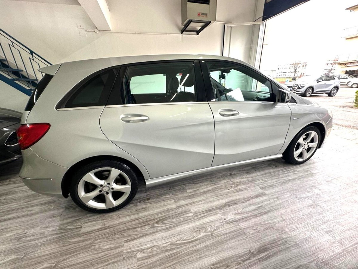 Mercedes-Benz Classe B 180 Premium (6)