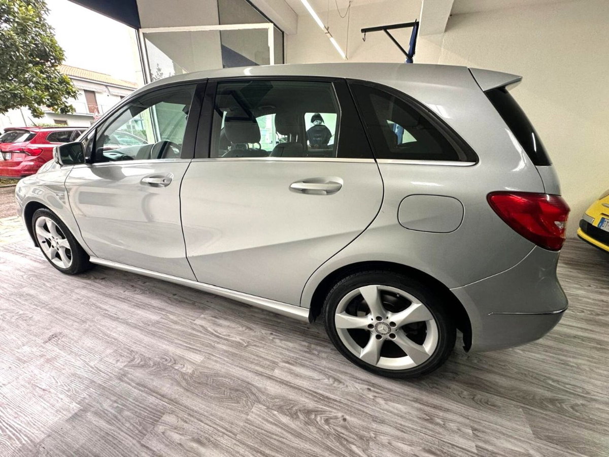 Mercedes-Benz Classe B 180 Premium (7)