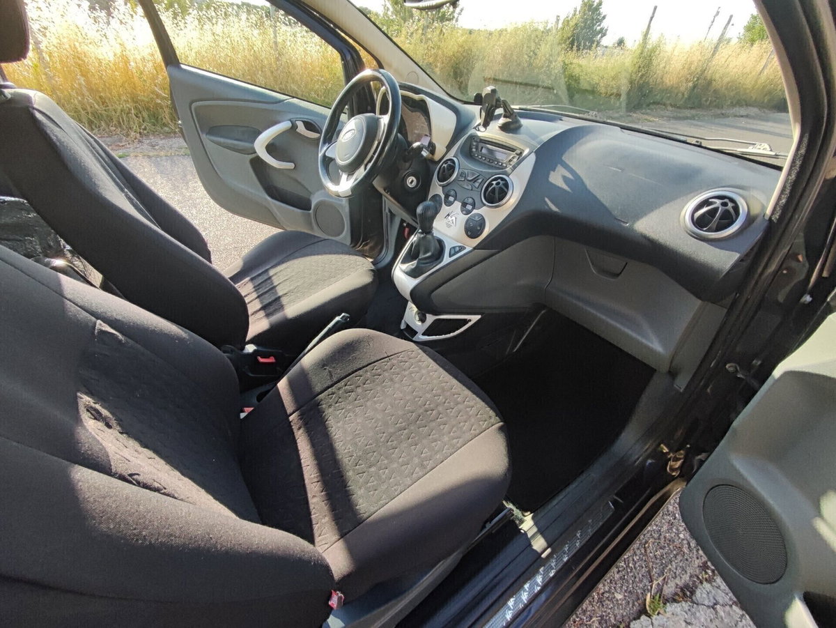 Ford Ka 1.2 8V 69CV Titanium (12)