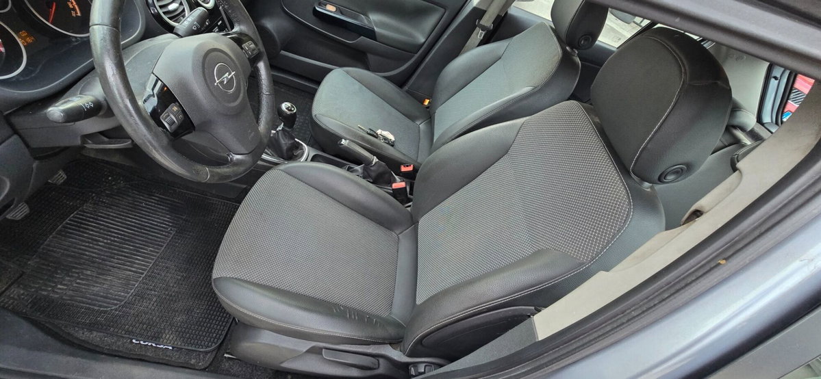 Opel Corsa 1.3 CDTI 75CV 5 porte Club (13)
