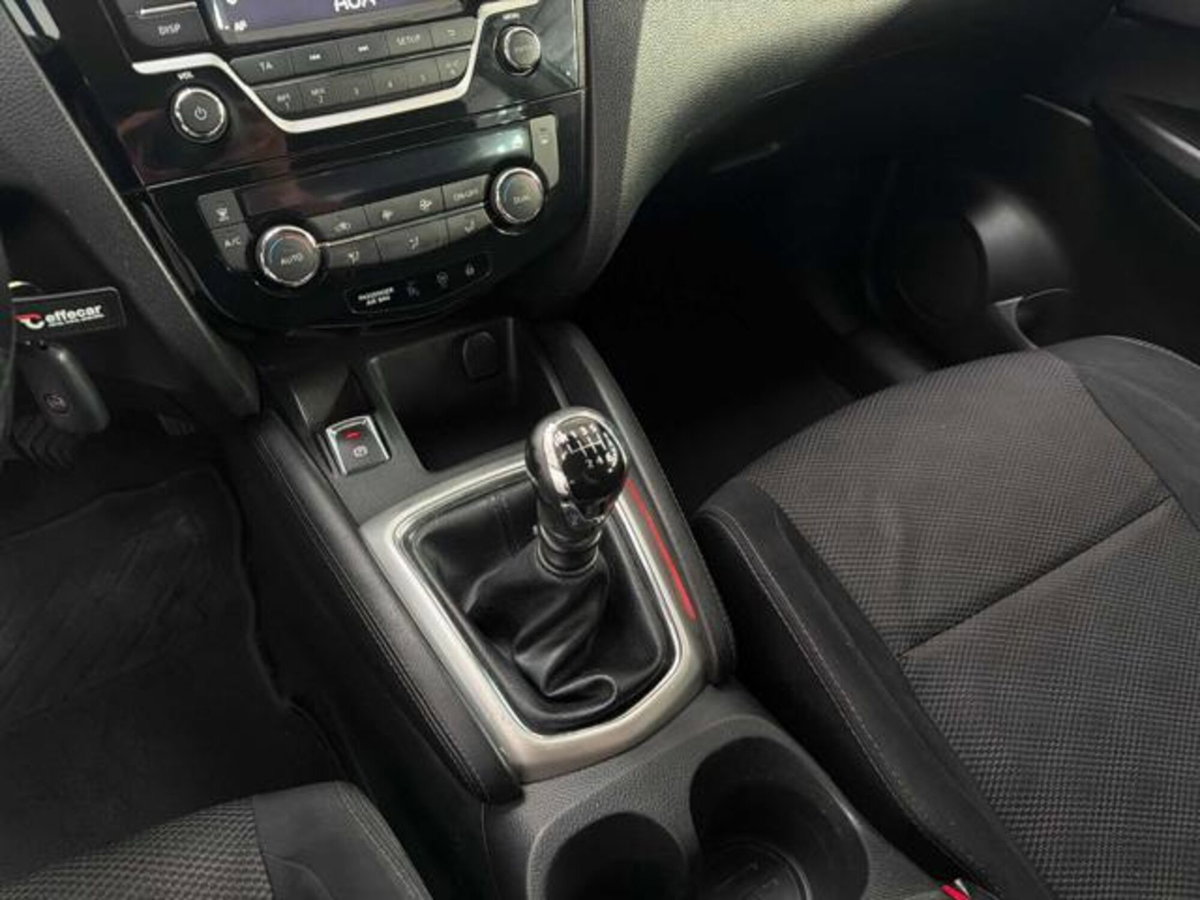 Nissan Qashqai 1.6 dCi DPF Tekna (14)