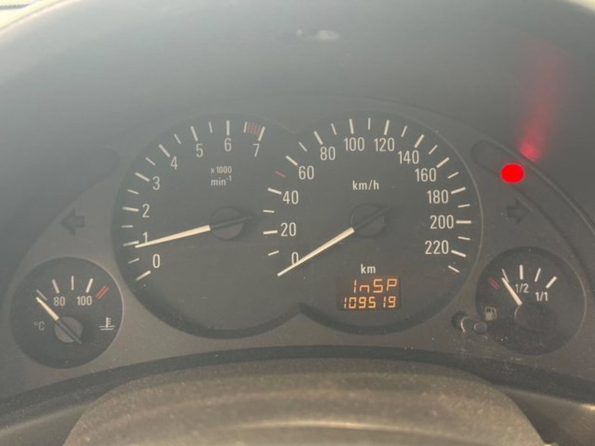 Opel Corsa 1.2i 16V cat 5 porte 'Njoy (11)