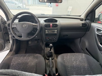 Opel Corsa 1.2i 16V cat 5 porte 'Njoy (13)