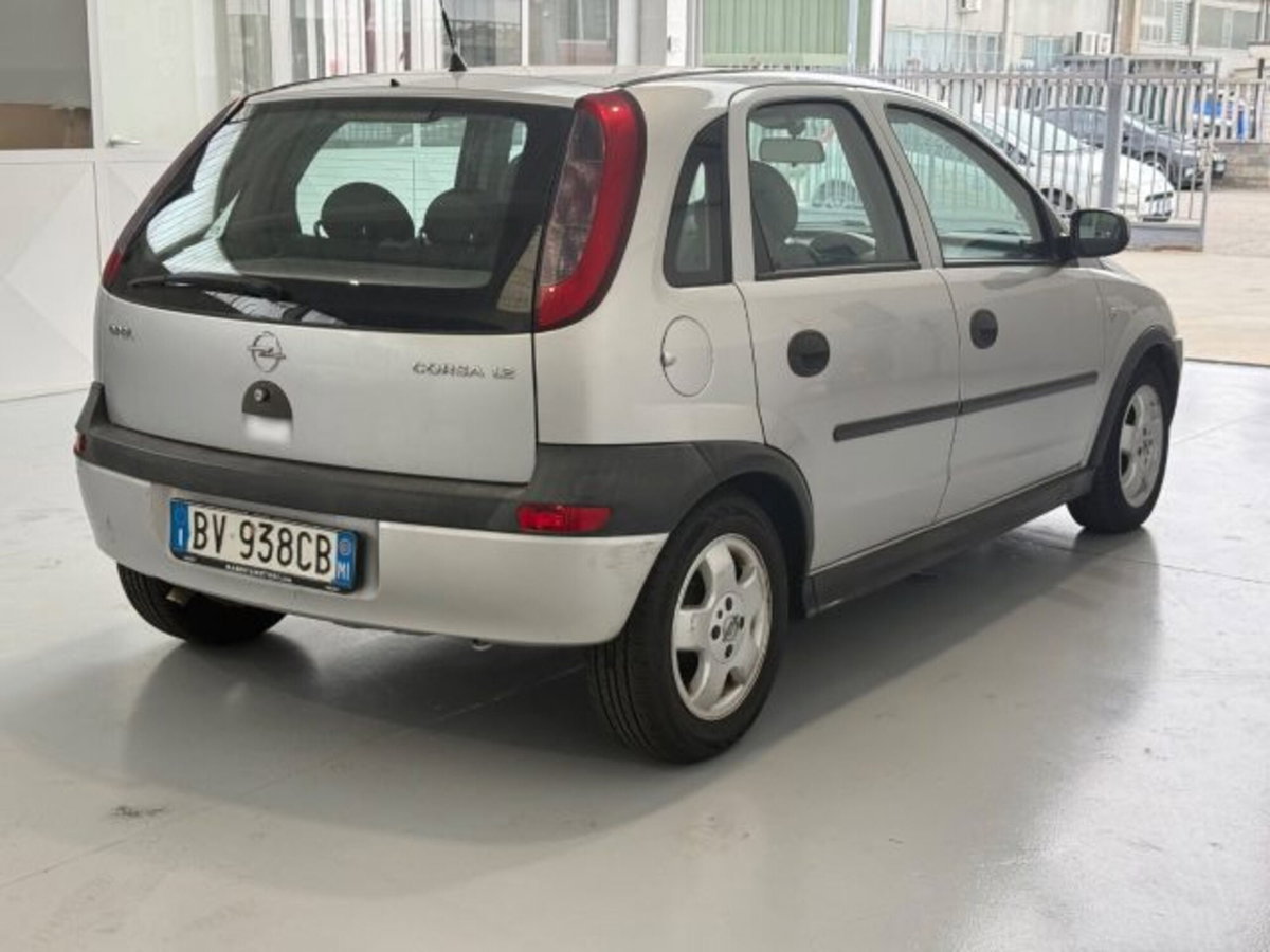 Opel Corsa 1.2i 16V cat 5 porte 'Njoy (5)
