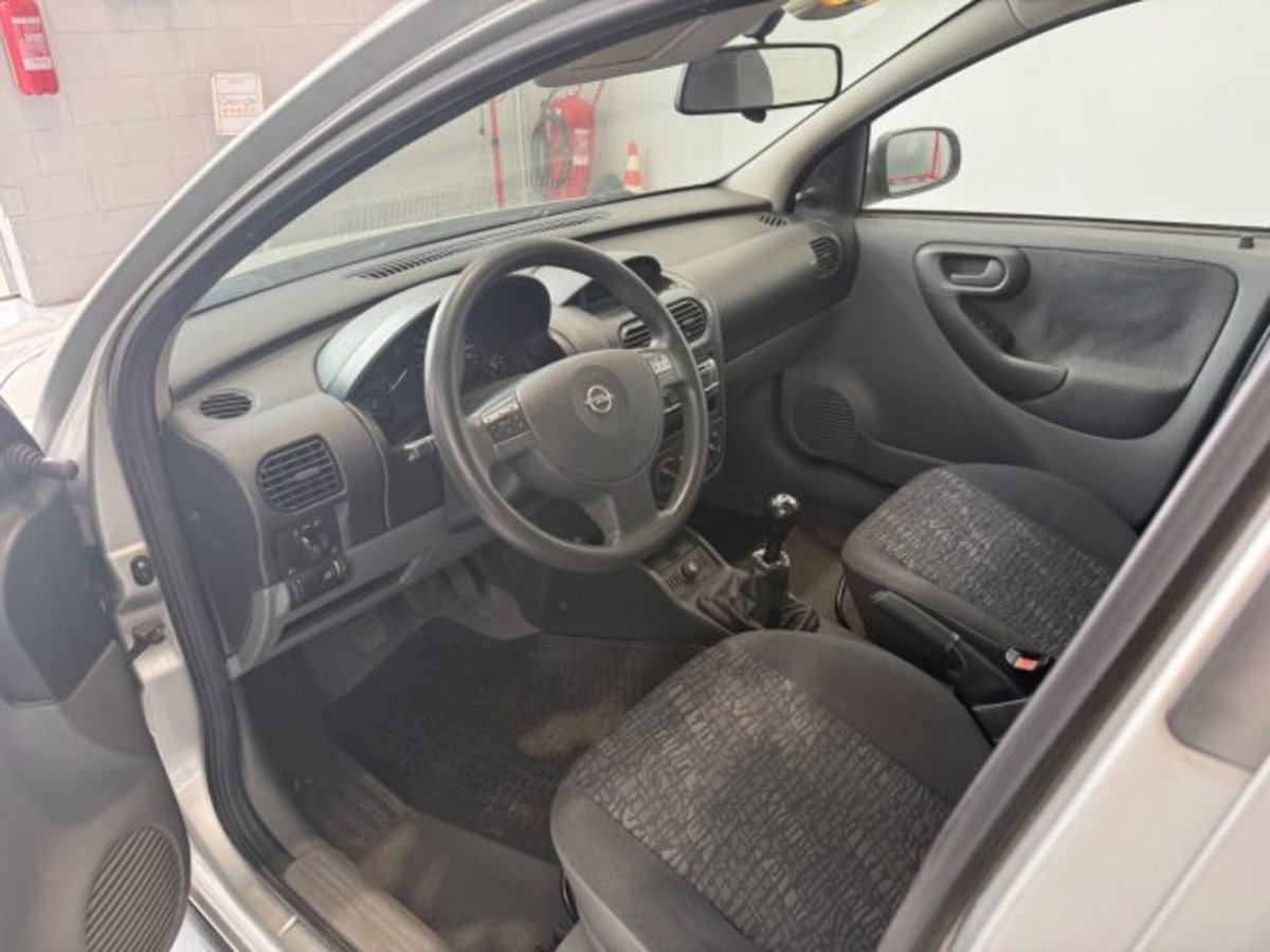 Opel Corsa 1.2i 16V cat 5 porte 'Njoy (9)