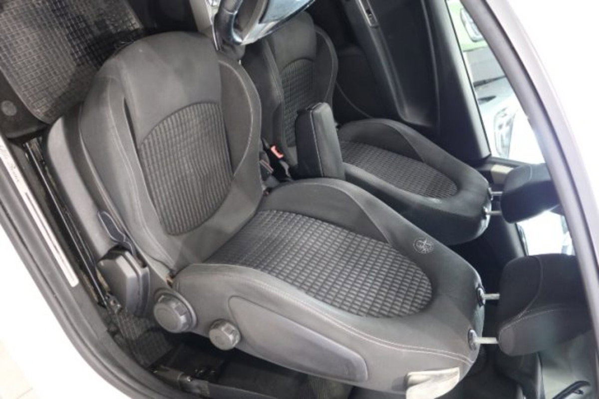 Alfa Romeo MiTo 1.4 105 CV M.air S&S Distinctive (10)