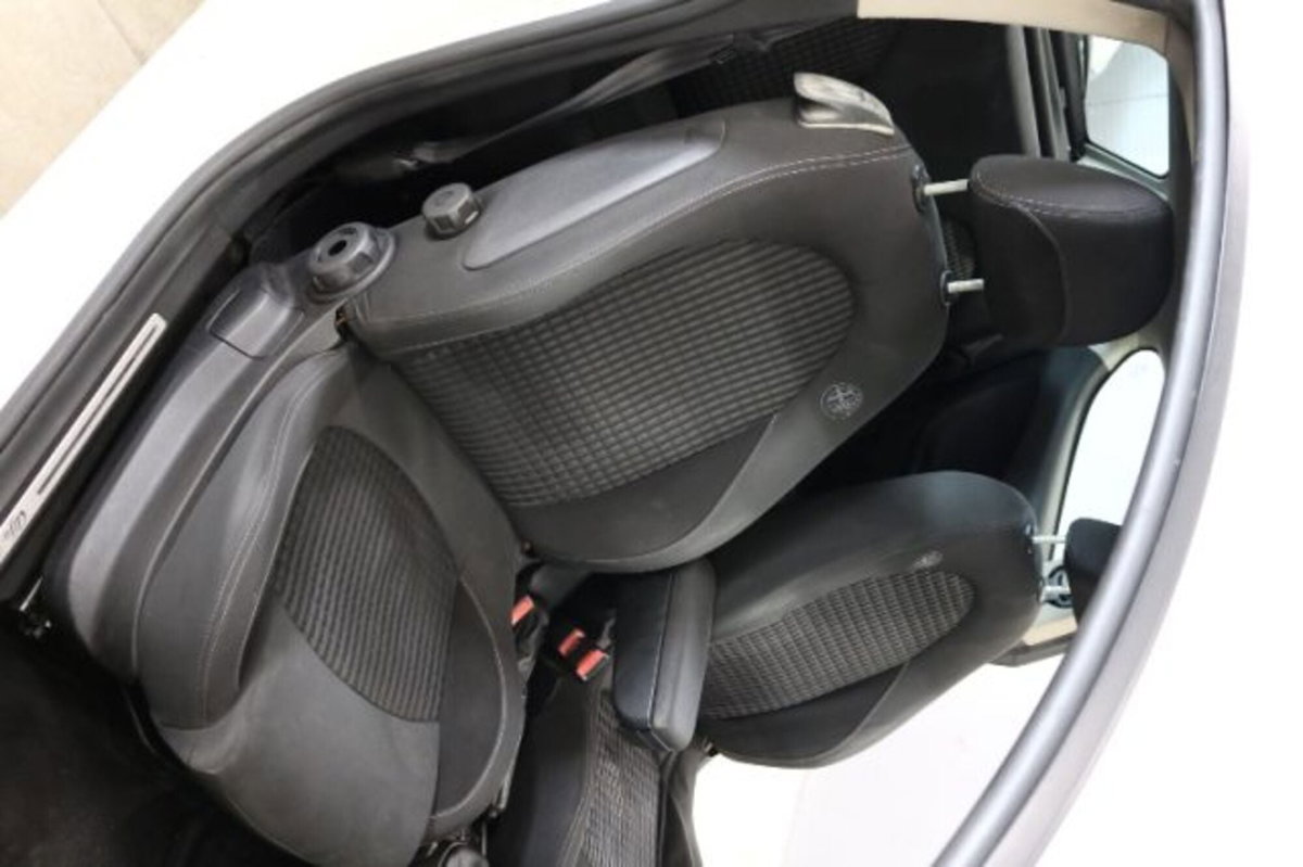 Alfa Romeo MiTo 1.4 105 CV M.air S&S Distinctive (15)