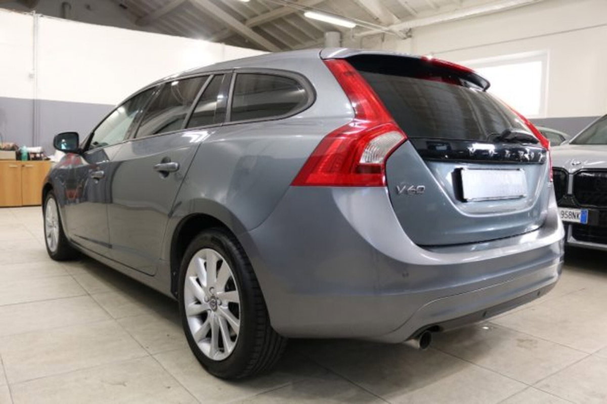 Volvo V60 D3 Momentum Business (4)