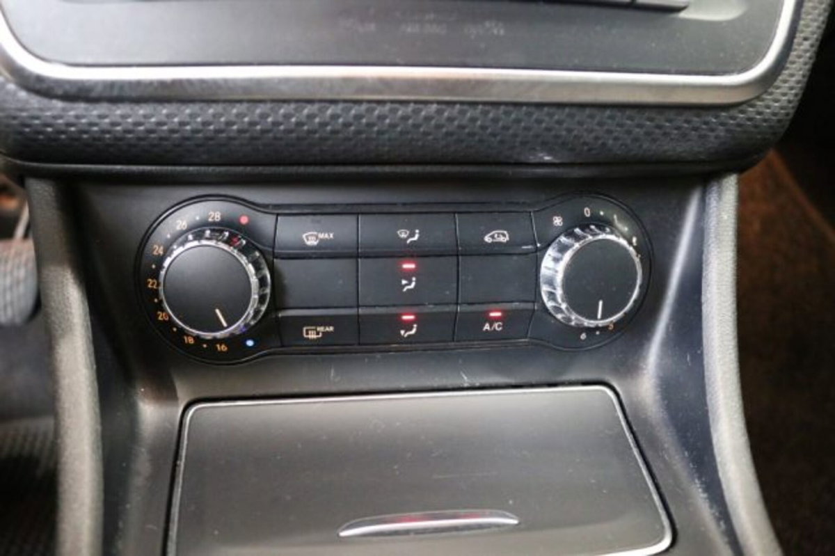 Mercedes-Benz Classe A 180 d Automatic Premium (16)