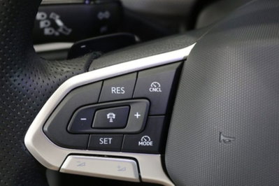 Volkswagen Golf 2.0 TDI 150 CV DSG SCR R-Line (19)