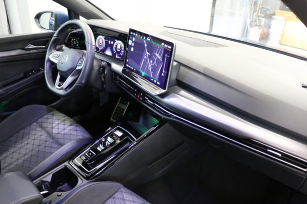Volkswagen Golf 2.0 TDI 150 CV DSG SCR R-Line (20)