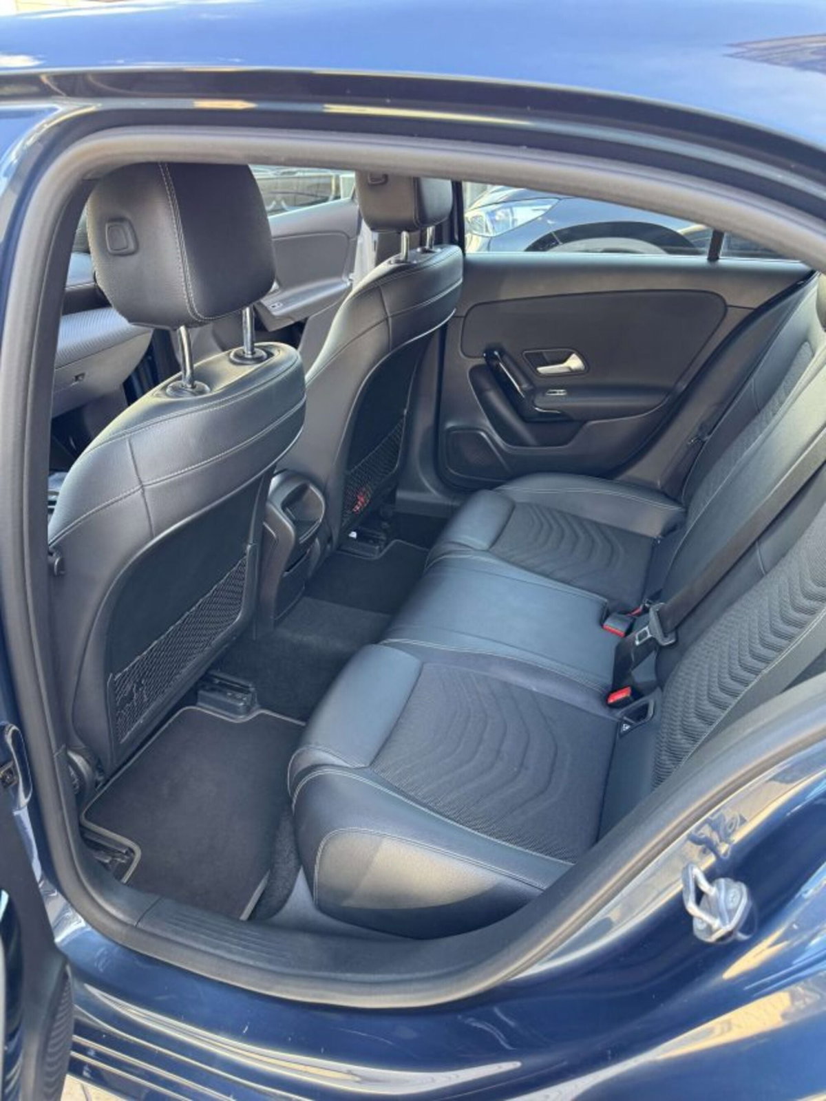 Mercedes-Benz Classe A Sedan 180 d 4p. Sport (9)