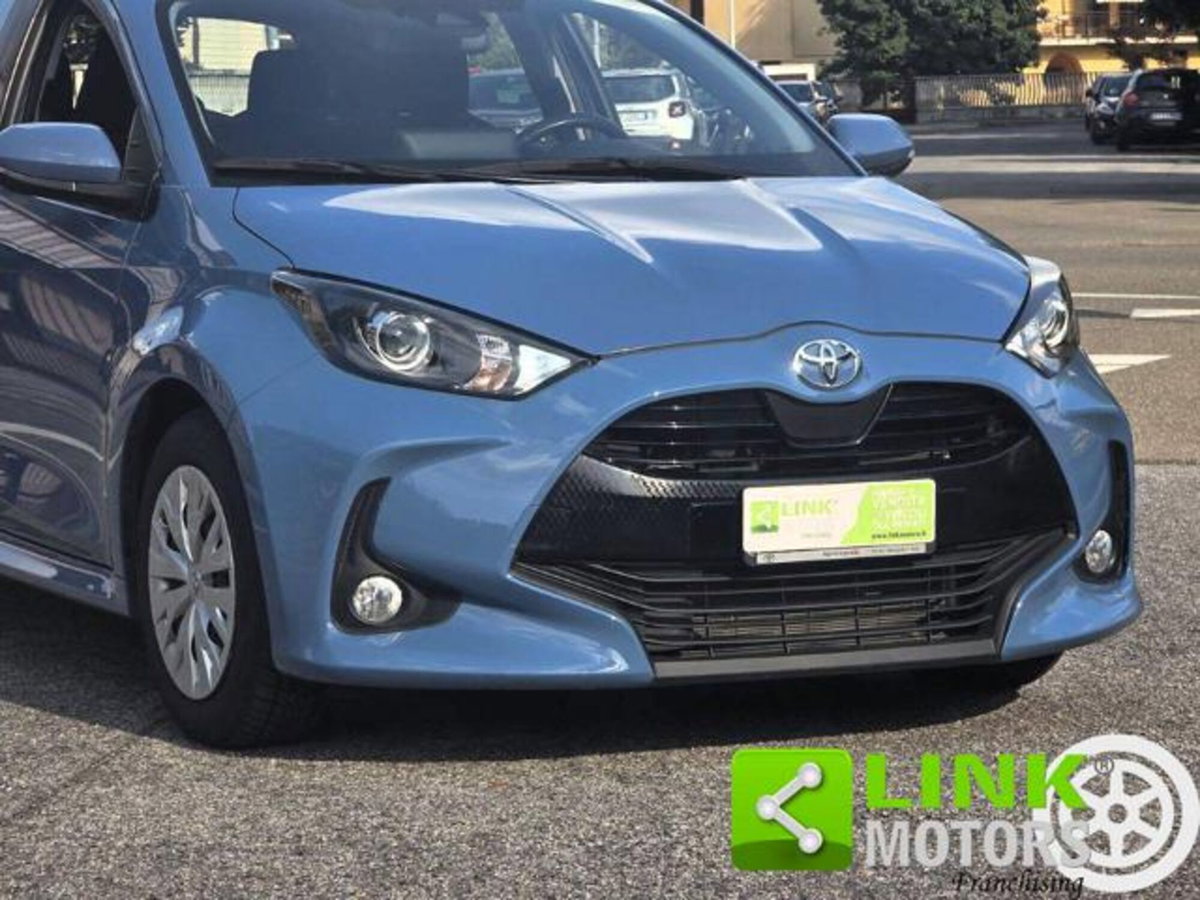 Toyota Yaris 1.0 5 porte Active (13)