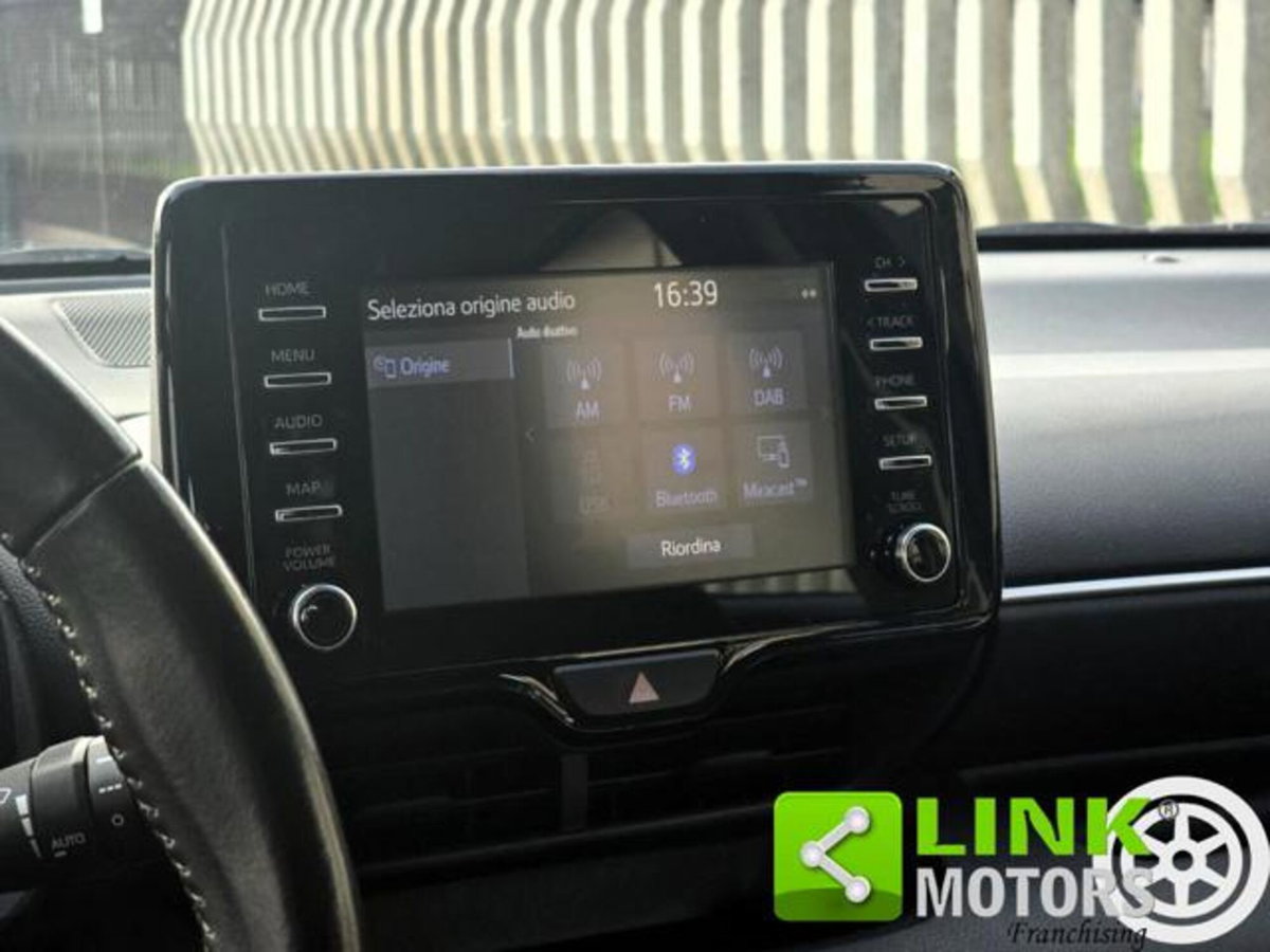 Toyota Yaris 1.0 5 porte Active (16)