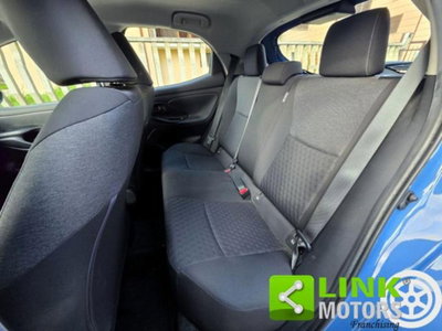 Toyota Yaris 1.0 5 porte Active (6)