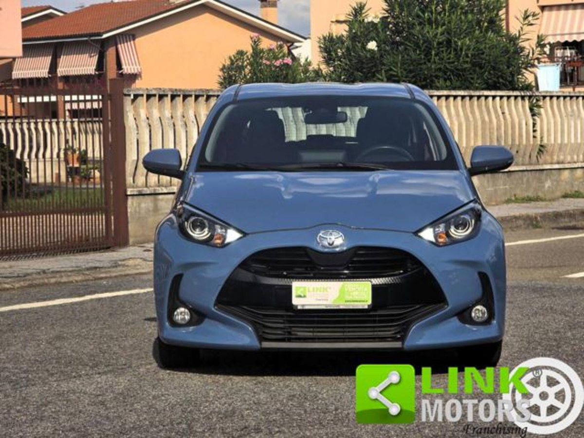 Toyota Yaris 1.0 5 porte Active (8)