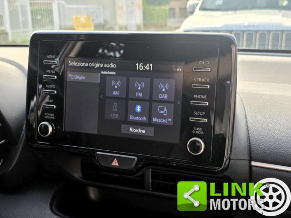 Toyota Yaris 1.0 5 porte Active (20)