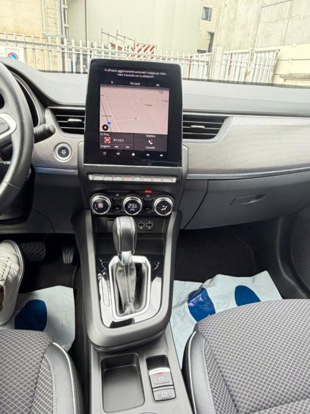 Renault Arkana Hybrid E-Tech 145 CV Techno (12)