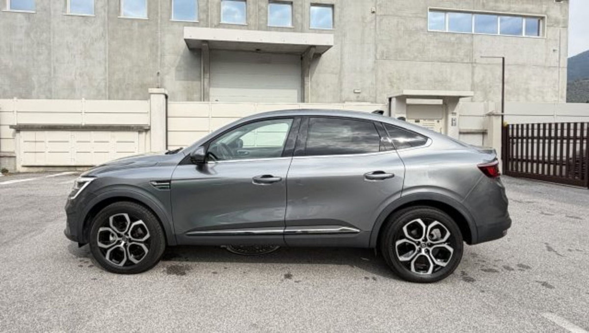Renault Arkana Hybrid E-Tech 145 CV Techno (2)
