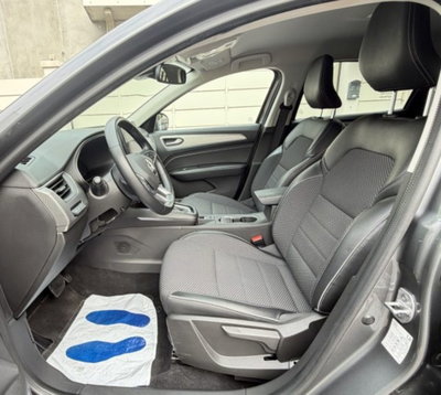 Renault Arkana Hybrid E-Tech 145 CV Techno (6)