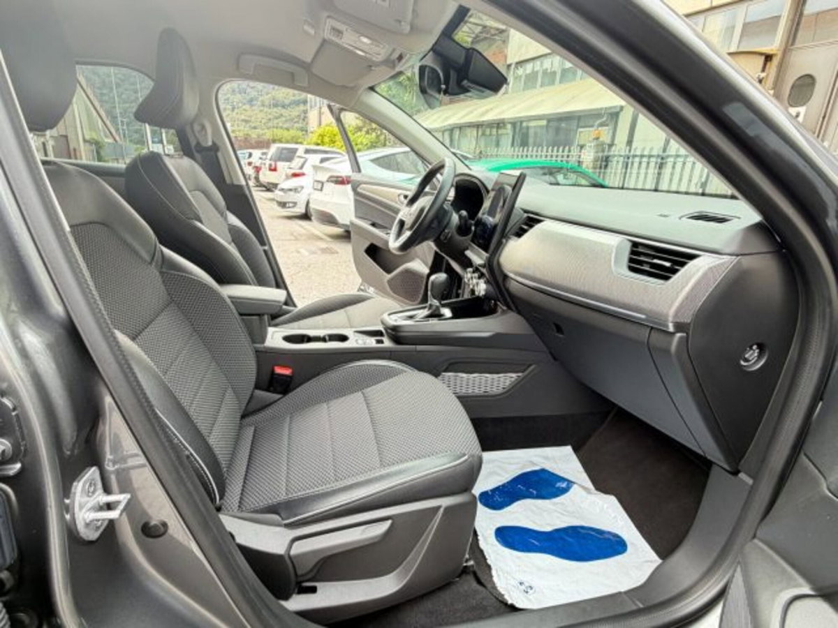 Renault Arkana Hybrid E-Tech 145 CV Techno (8)