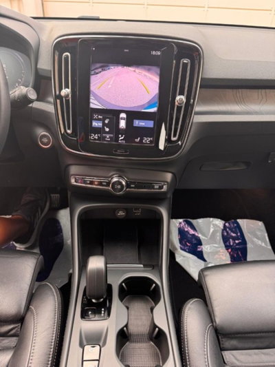 Volvo XC40 T4 Recharge Plug-in Hybrid R-design (8)